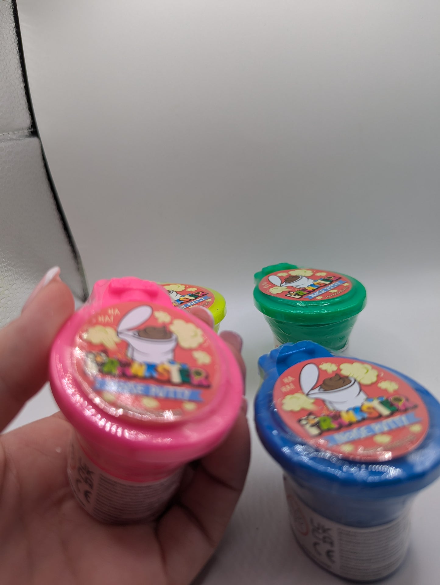 Noisy toilet putty - Fidgeting Fingers
