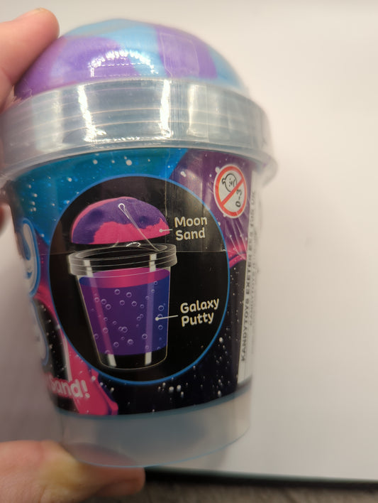 Galaxy putty with moon sand - Fidgeting Fingers