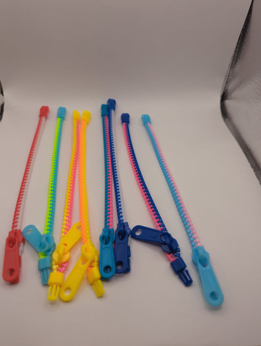 Zip fidget - Fidgeting Fingers