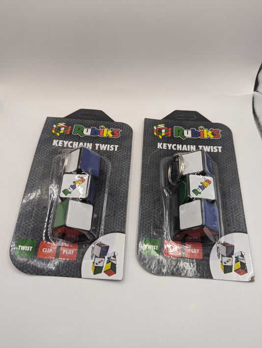 Rubik's keychain twist - Fidgeting Fingers